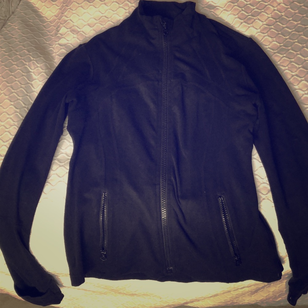 Black define lululemon jacket. Size 8!